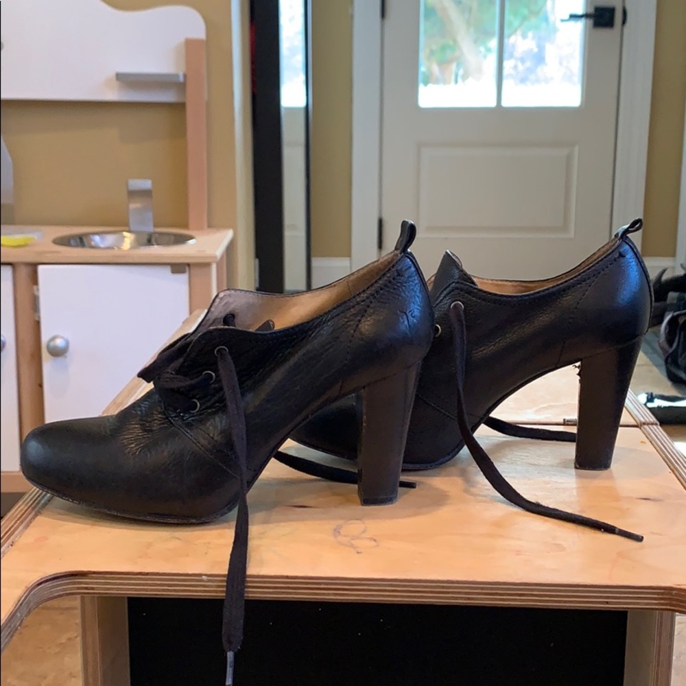 Frye Marissa Oxford booties